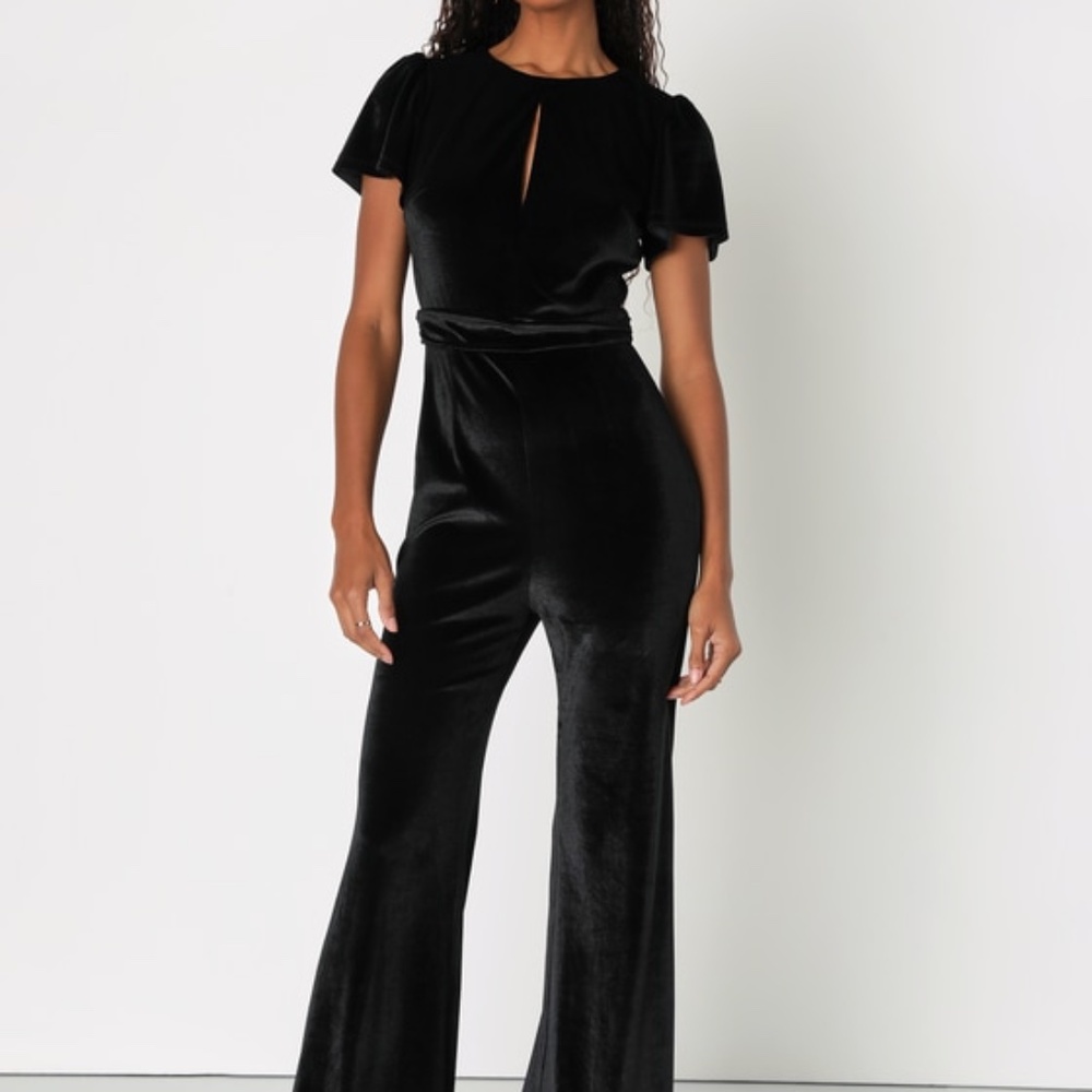 Lulus Classy Darling Black Velvet Keyhole Cutout Backless Jumpsuit - Size M